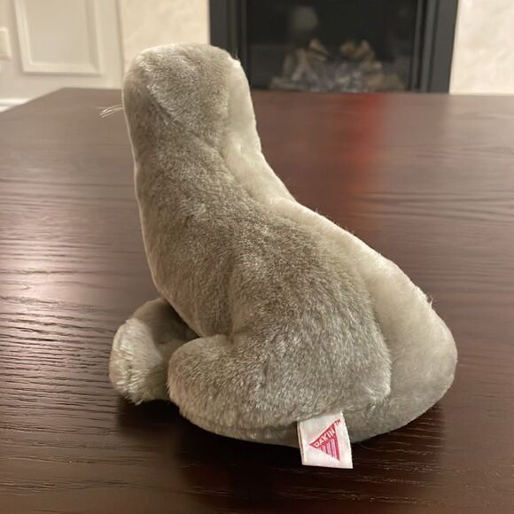 Dakin Grey Seal with Whiskers 1976 Vintage Excellent Condition 10” long Tush tag - Picture 5 of 9